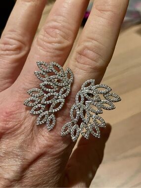 Silver Crystal Leaf Cluster Ring - Sculpted Sparkle